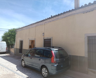 Exterior view of Flat for sale in Madrigal de las Altas Torres