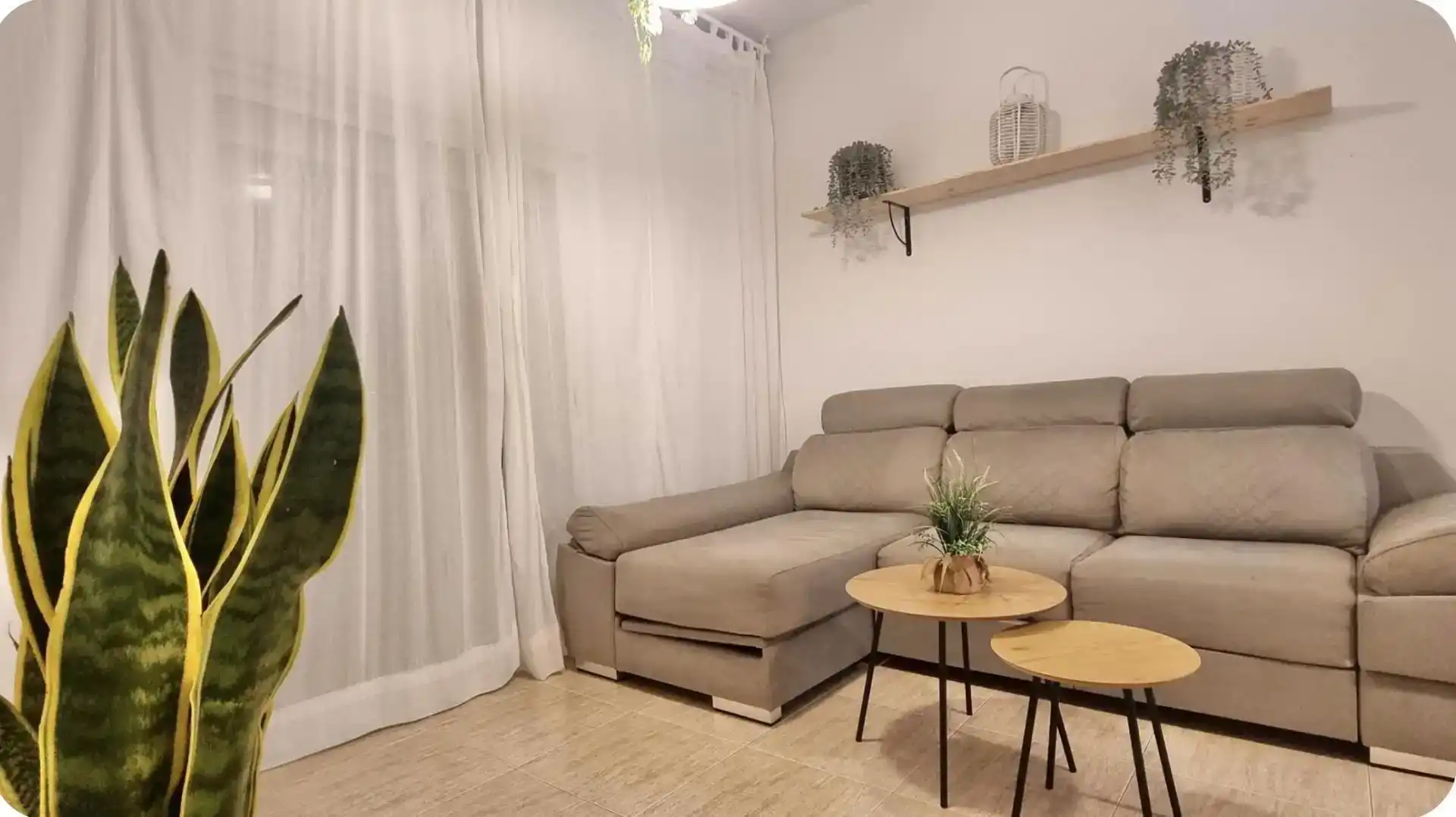 Sala de estar de Piso en venta en Roquetas de Mar con Aire acondicionado, Amueblado y Balcón