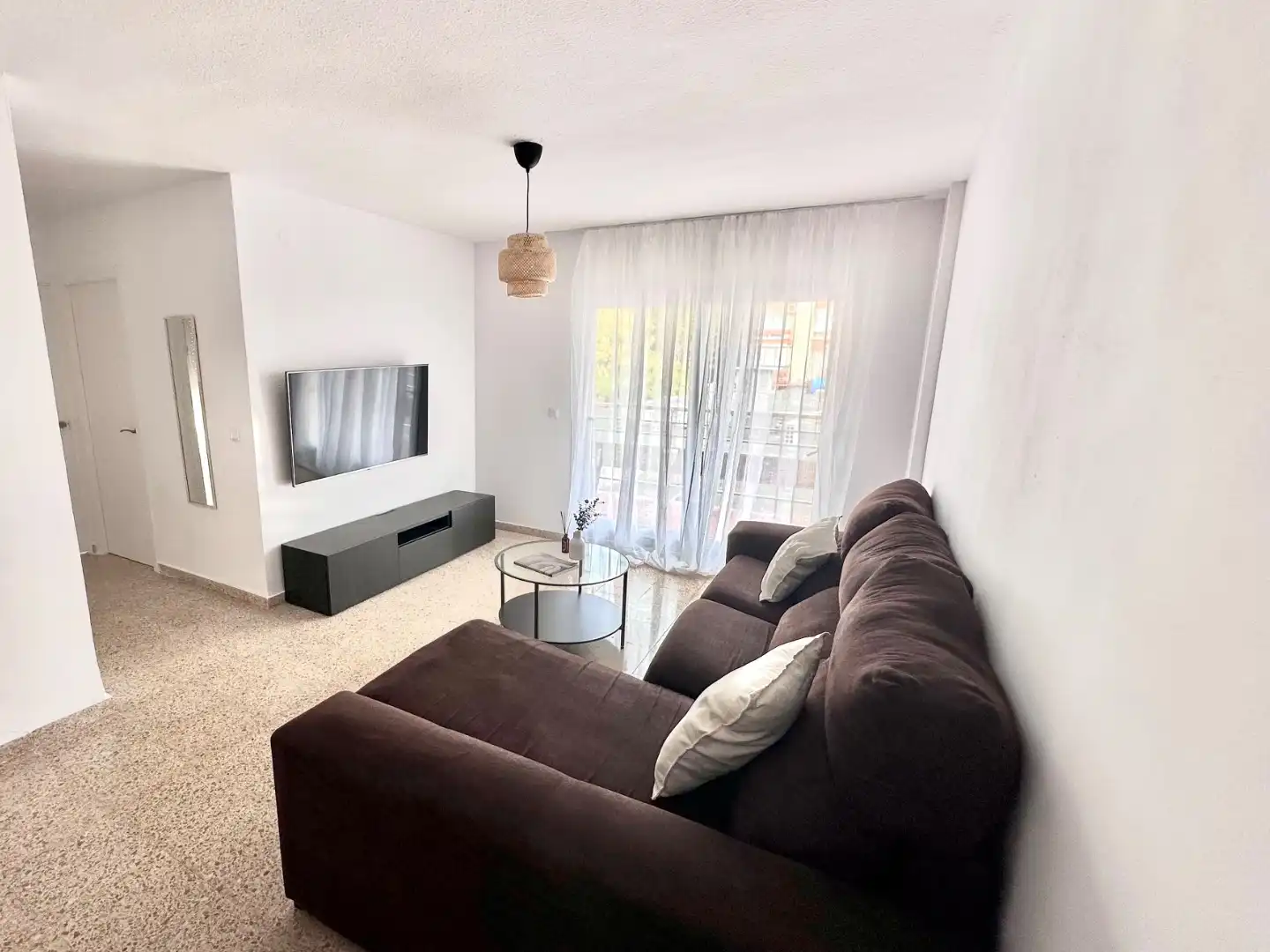 Living room of Flat for rent in Algeciras  with Balcony