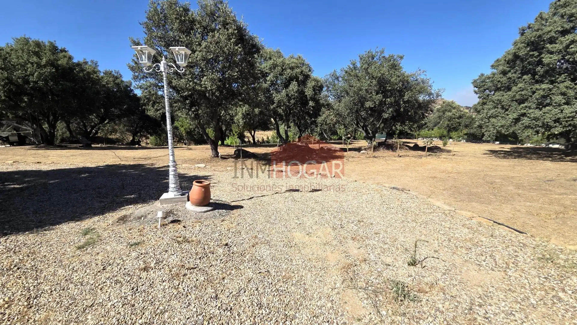 Finca rústica en venda en Burgohondo amb Jardí privat, Piscina i Moblat