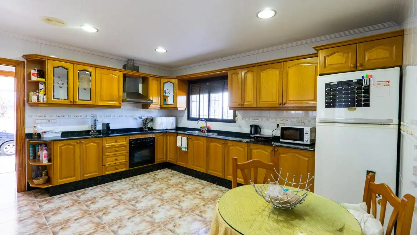 Cocina de Casa o chalet en venta en Crevillent con Aire acondicionado, Jardín privado y Terraza