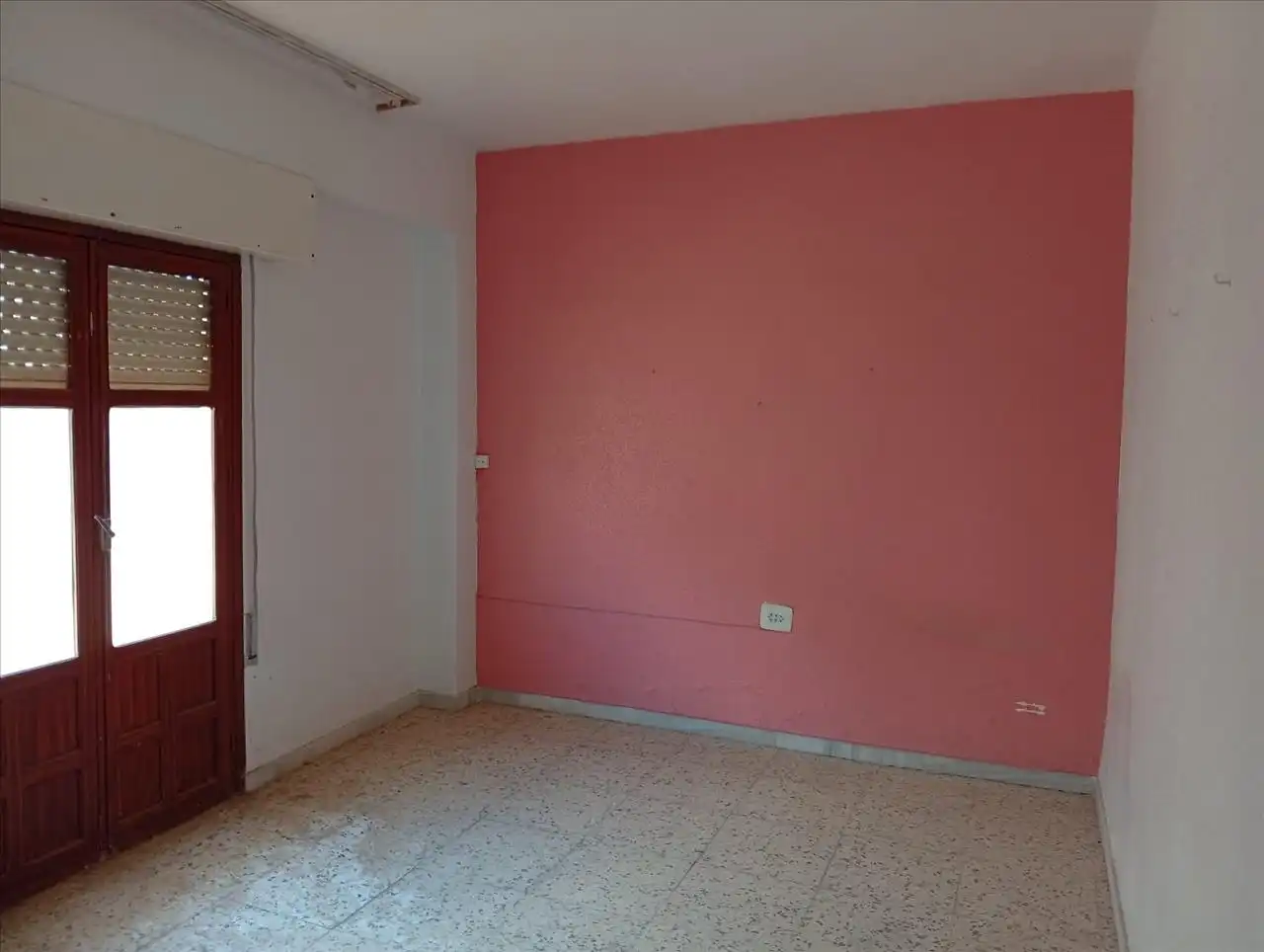 Wohnung zum Verkauf in Berja mit Balkon