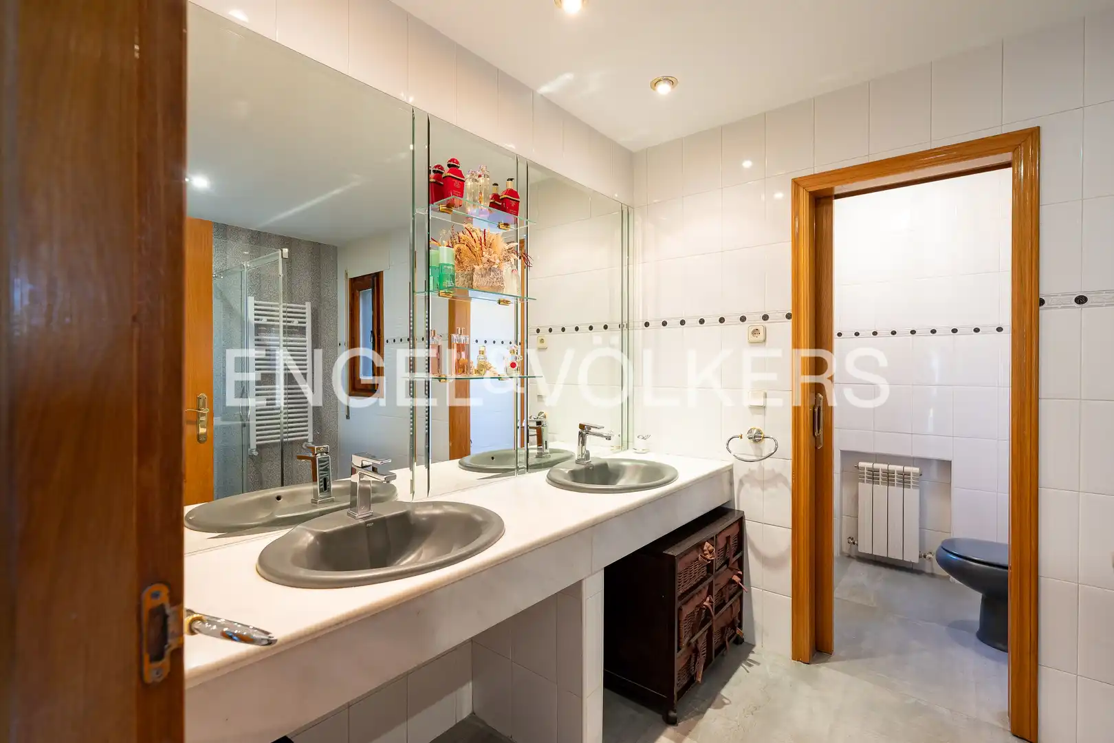 Bathroom of Houses for sale in Tres Cantos  with Heating, Private garden and Terrace