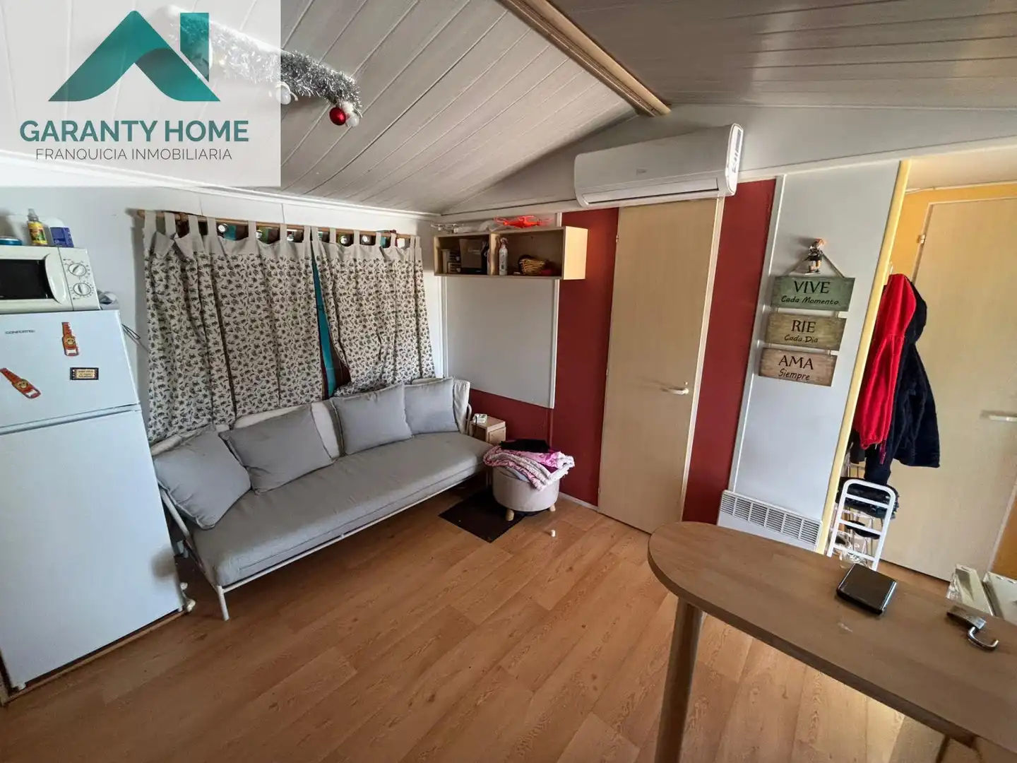 Sala de estar de Finca rústica en venta en Torredonjimeno con Aire acondicionado, Jardín privado y Parquet