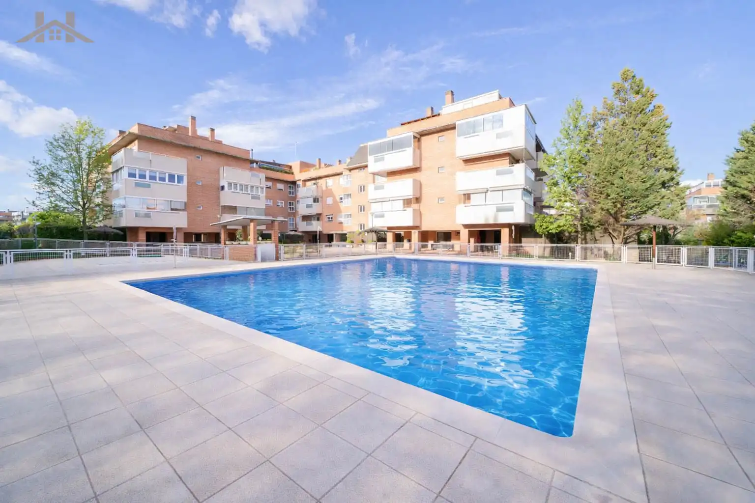 Piscina de Pis en venda en Pozuelo de Alarcón amb Aire condicionat, Calefacció i Terrassa