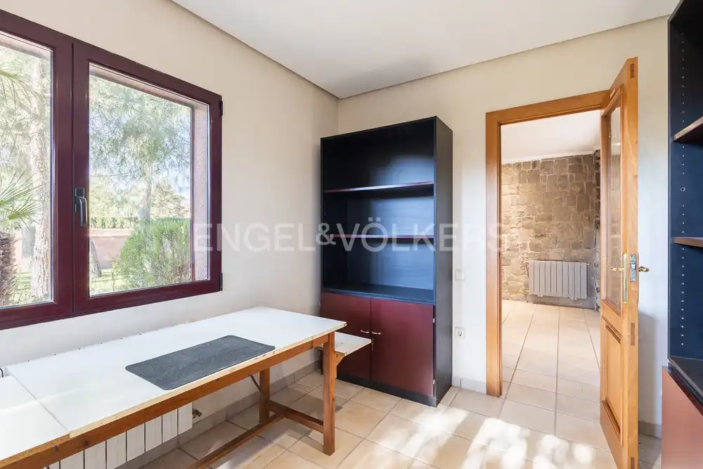 Houses for sale in La Pobla de Vallbona  with Air Conditioner, Heating and Private garden