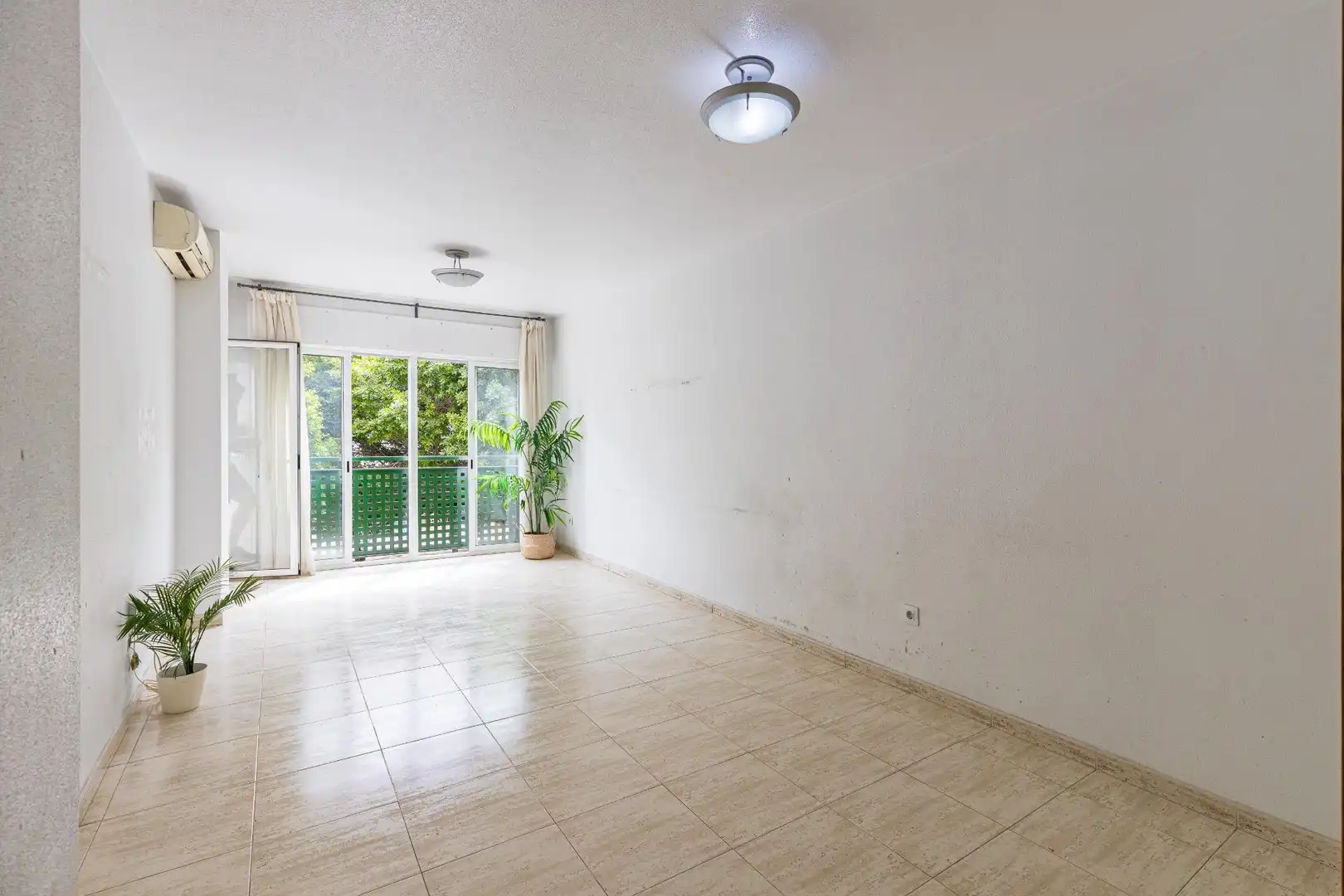 Sala de estar de Piso en venta en Murcia con Aire acondicionado, Terraza y Trastero