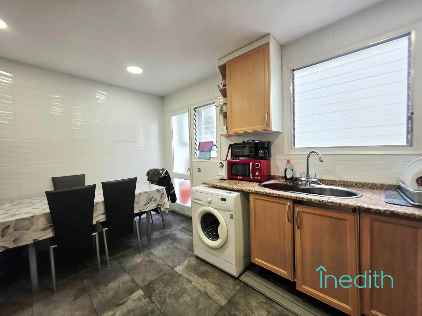 Kitchen of Flat for sale in El Prat de Llobregat  with Air Conditioner, Heating and Terrace