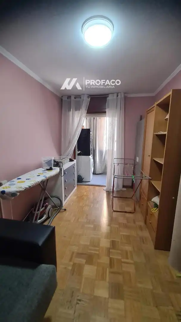Habitación de Piso de alquiler en Ourense Capital  con Calefacción y Amueblado