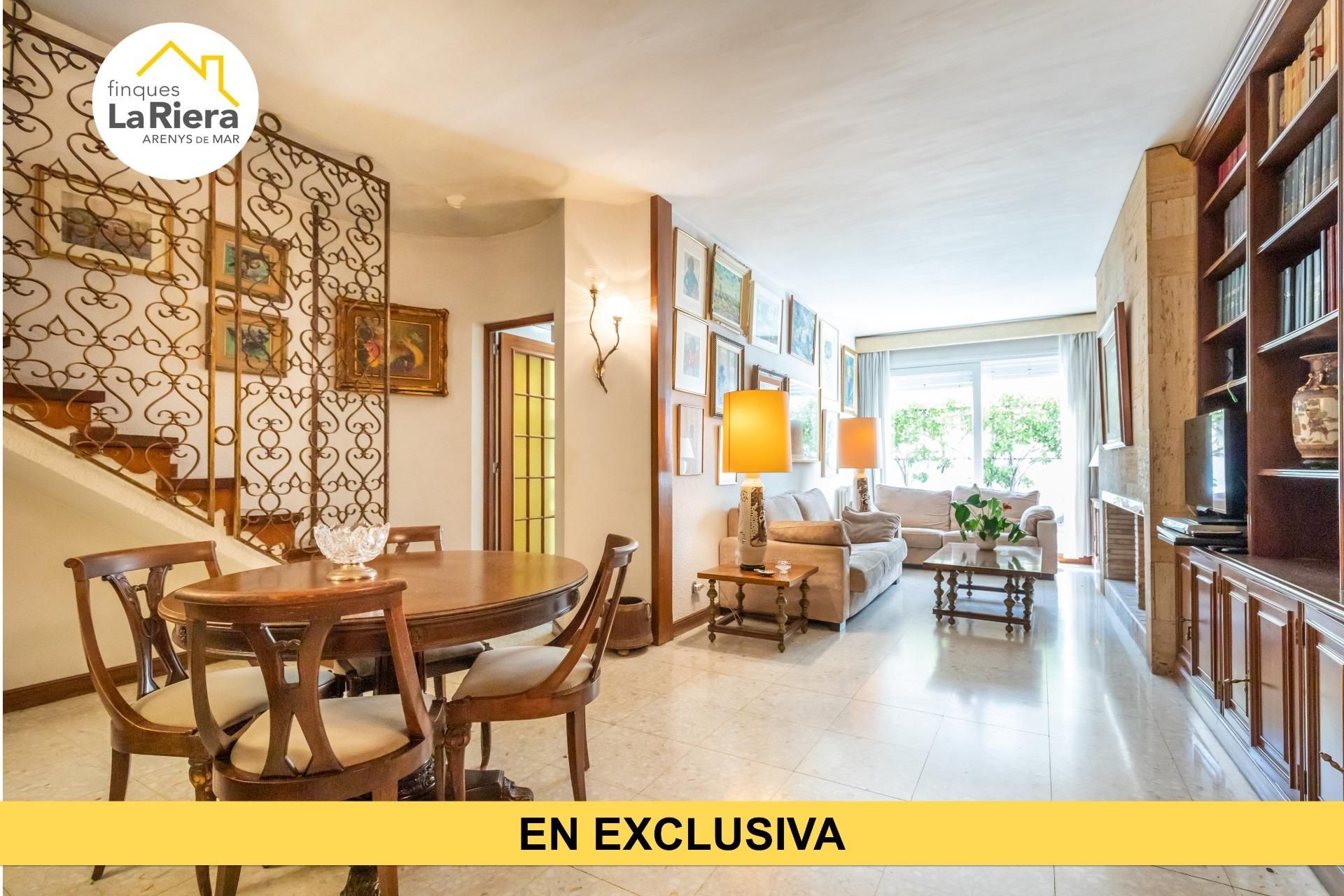 Sala d'estar de Dúplex en venda en Arenys de Mar