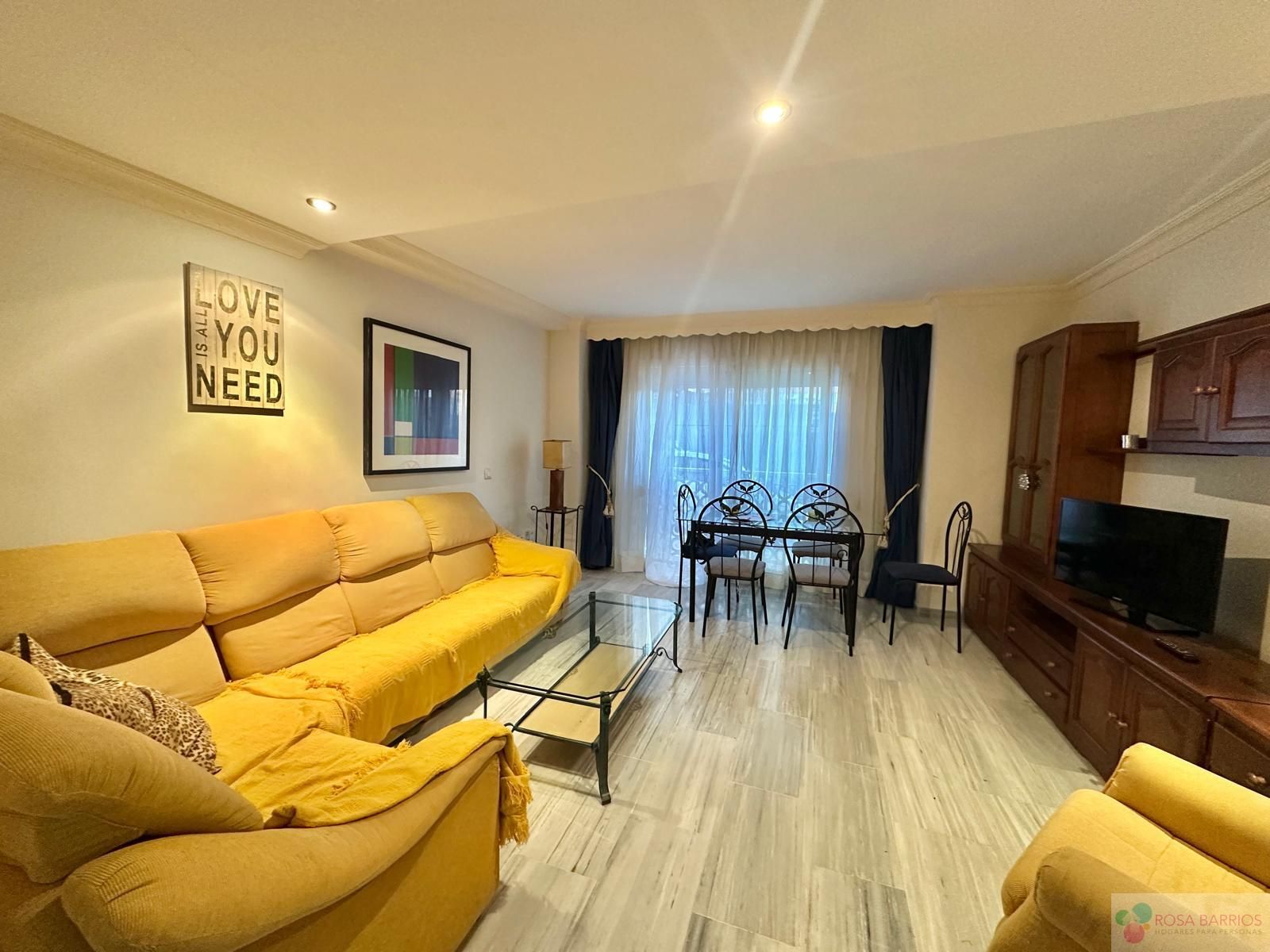 Vista exterior de Pis en venda en Marbella amb Aire condicionat, Parquet i Terrassa