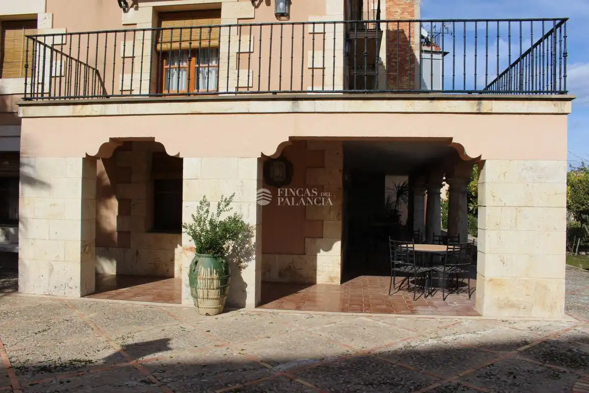 Vista exterior de Casa o xalet en venda en Segorbe amb Calefacció, Jardí privat i Terrassa