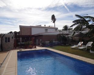 Exterior view of House or chalet for sale in Vélez-Málaga  with Air Conditioner, Private garden and Terrace