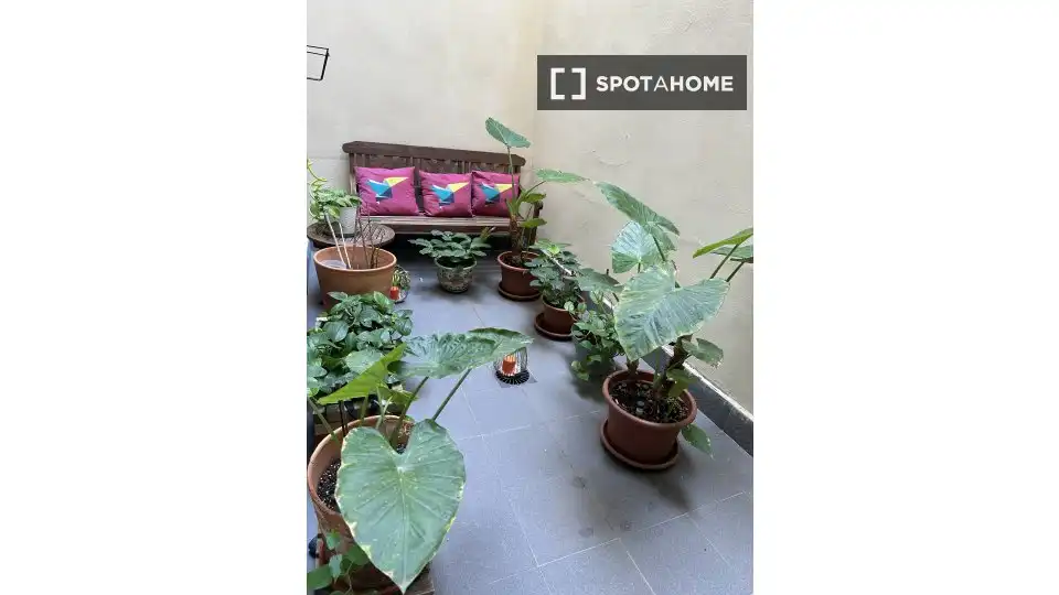 Terraza de Apartamento para compartir en Valencia con Aire acondicionado, Calefacción y Terraza