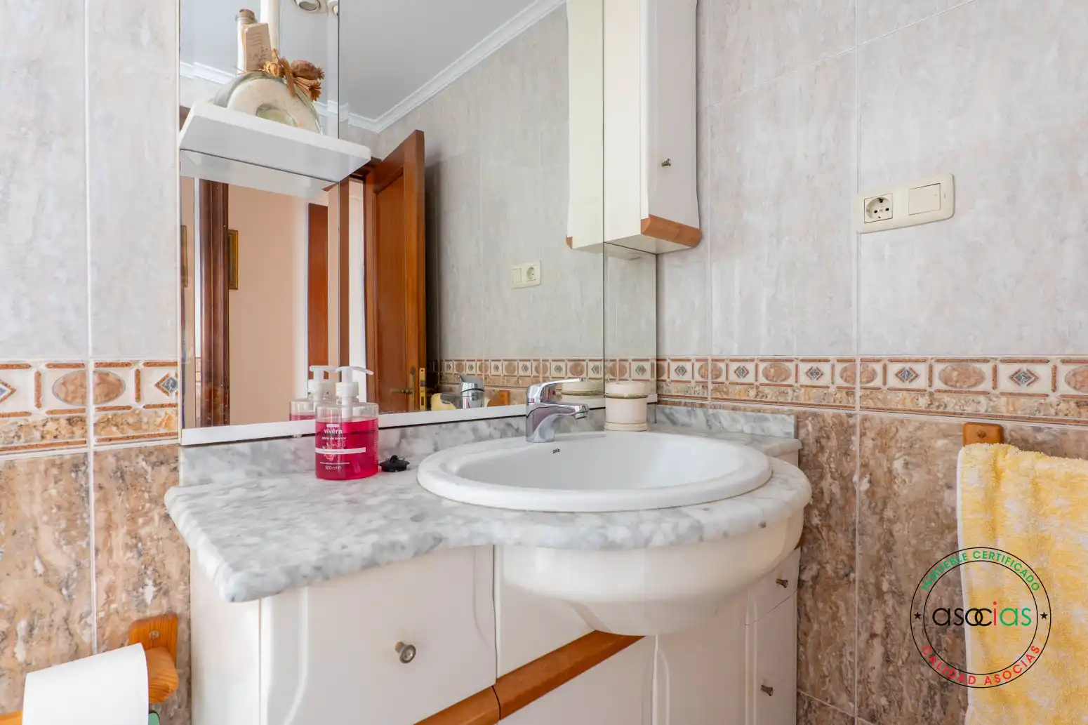 Baño de Piso en venta en Gijón  con Calefacción y Parquet