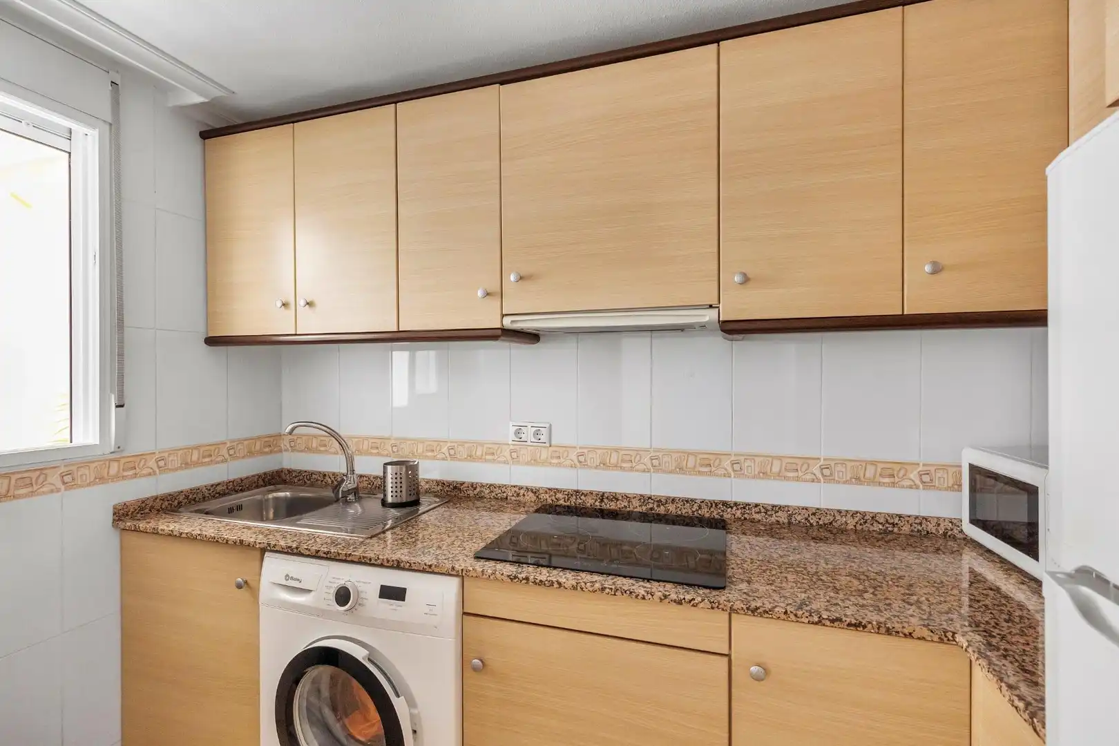 Cocina de Apartamento en venta en Torrevieja con Piscina, Amueblado y Microondas