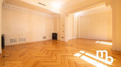 Foto 5 de Piso en venta en Calle Manuel González Longoria, Trafalgar, Madrid Capital