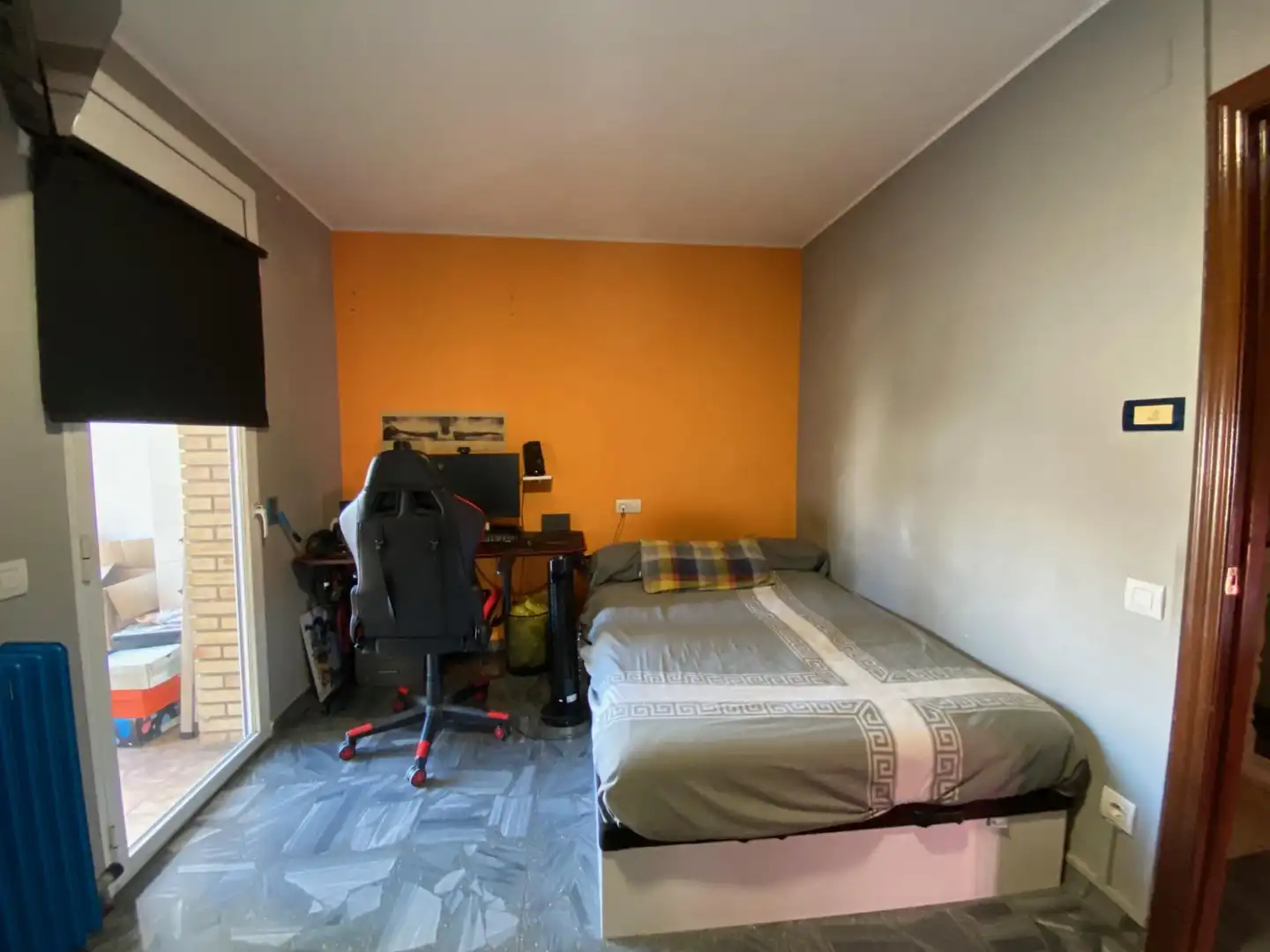 Habitación de Casa adosada en venta en Manresa con Calefacción