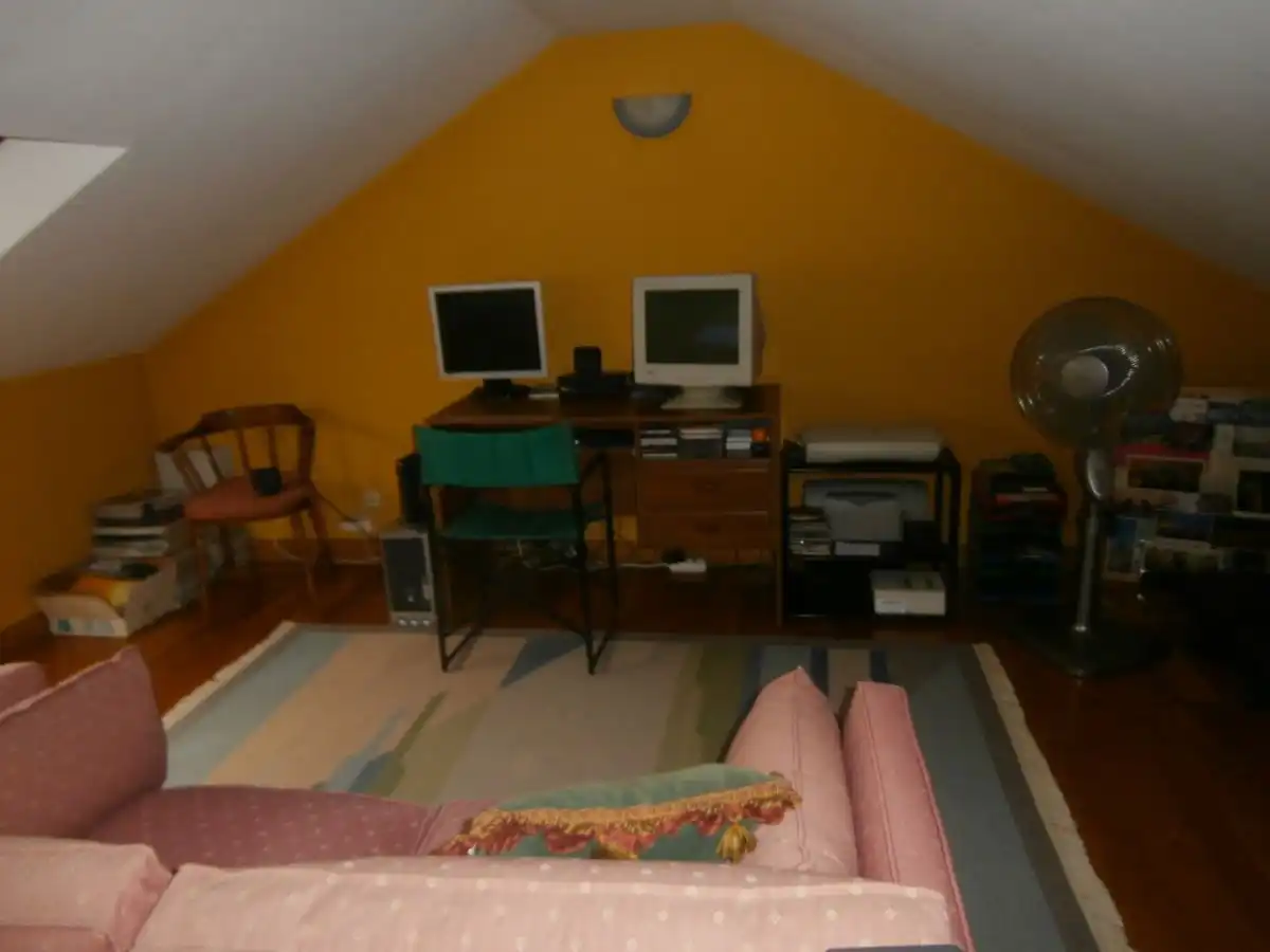 Dormitori de Casa o xalet en venda en Oviedo  amb Calefacció, Jardí privat i Terrassa