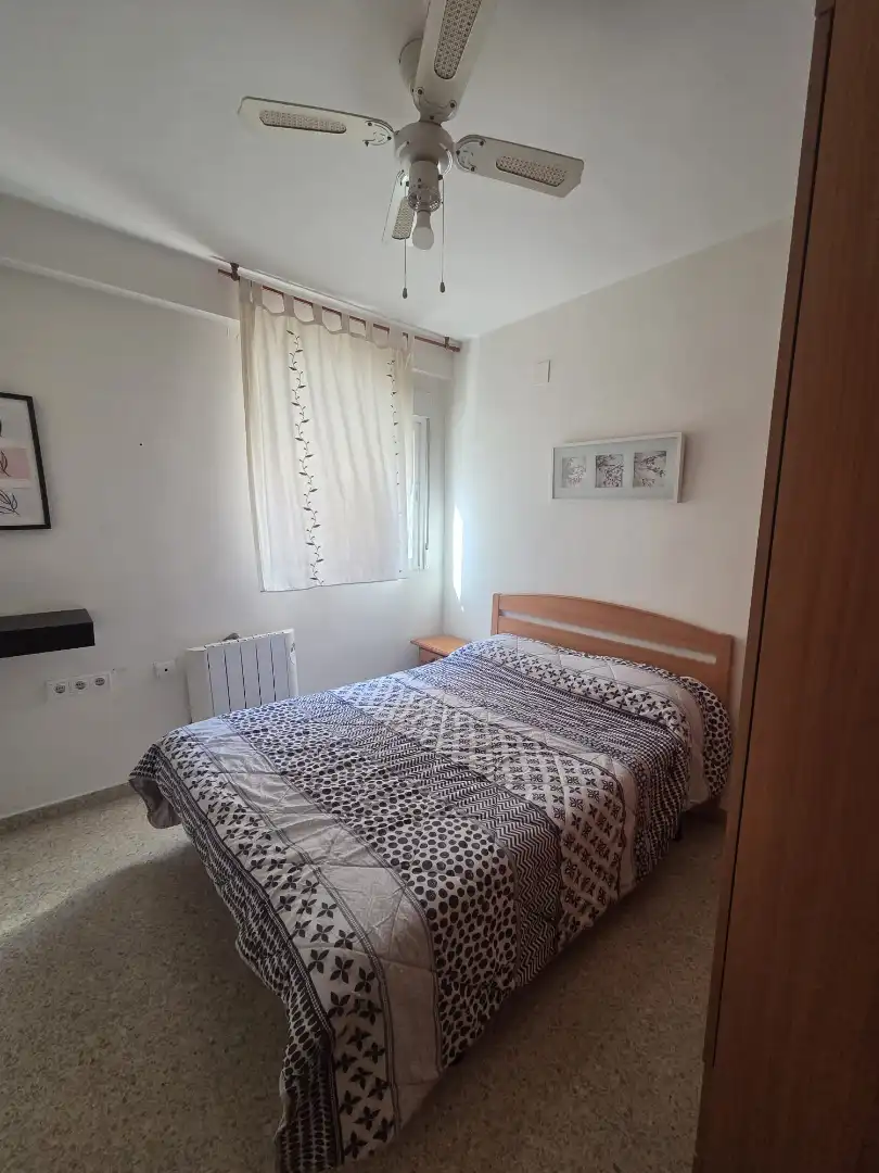 Habitación de Piso de alquiler en Granada con Aire acondicionado, Calefacción y Amueblado