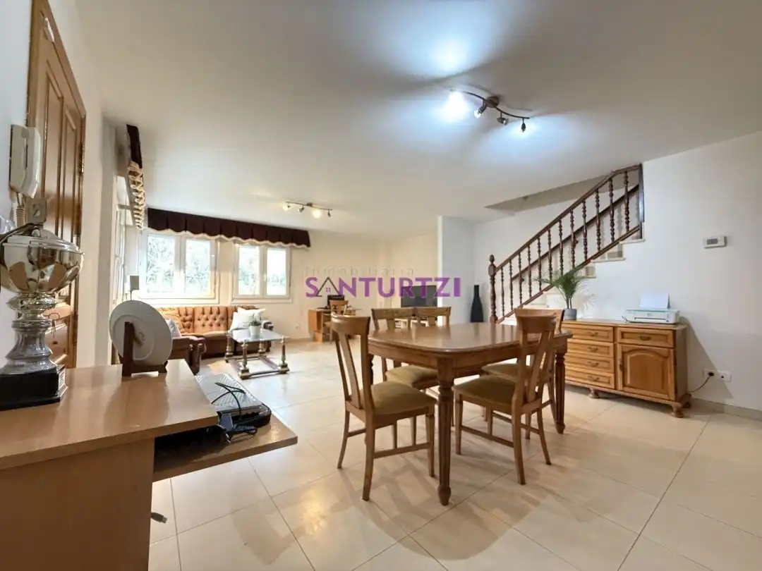 Living room of Detached homes for sale in Castro-Urdiales  with Heating, Terrace and Furnished