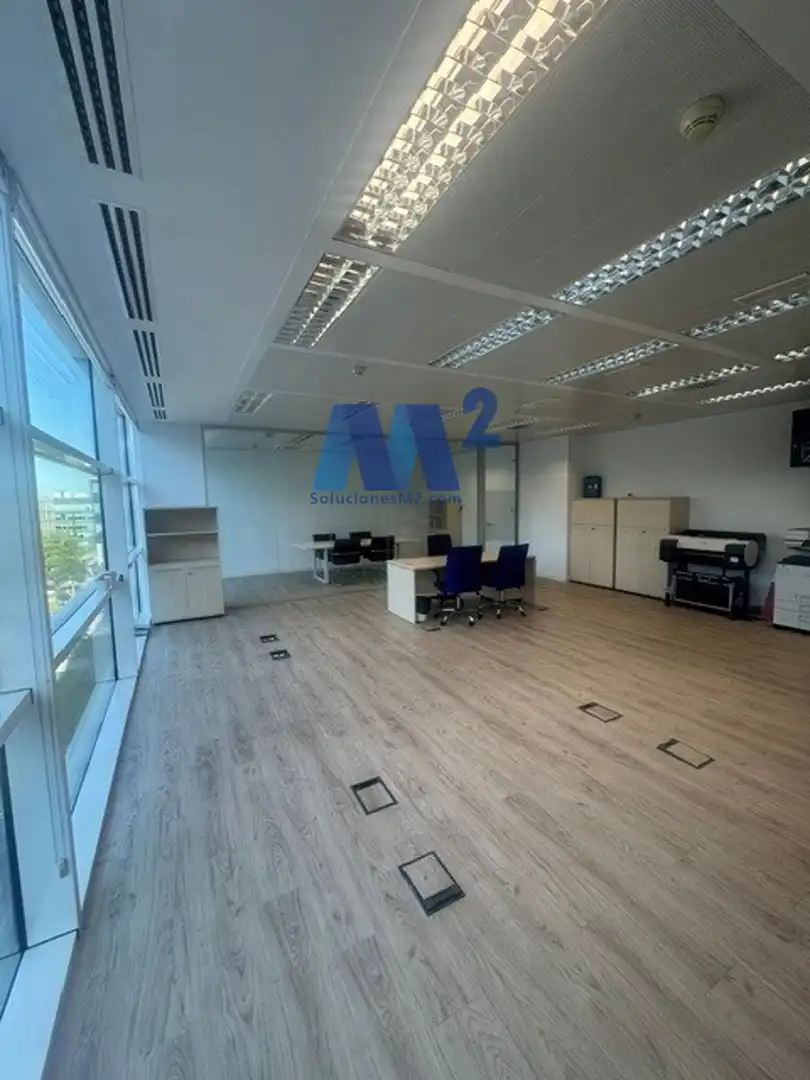 Oficina de alquiler en Anabel Segura, Arroyo de la Vega