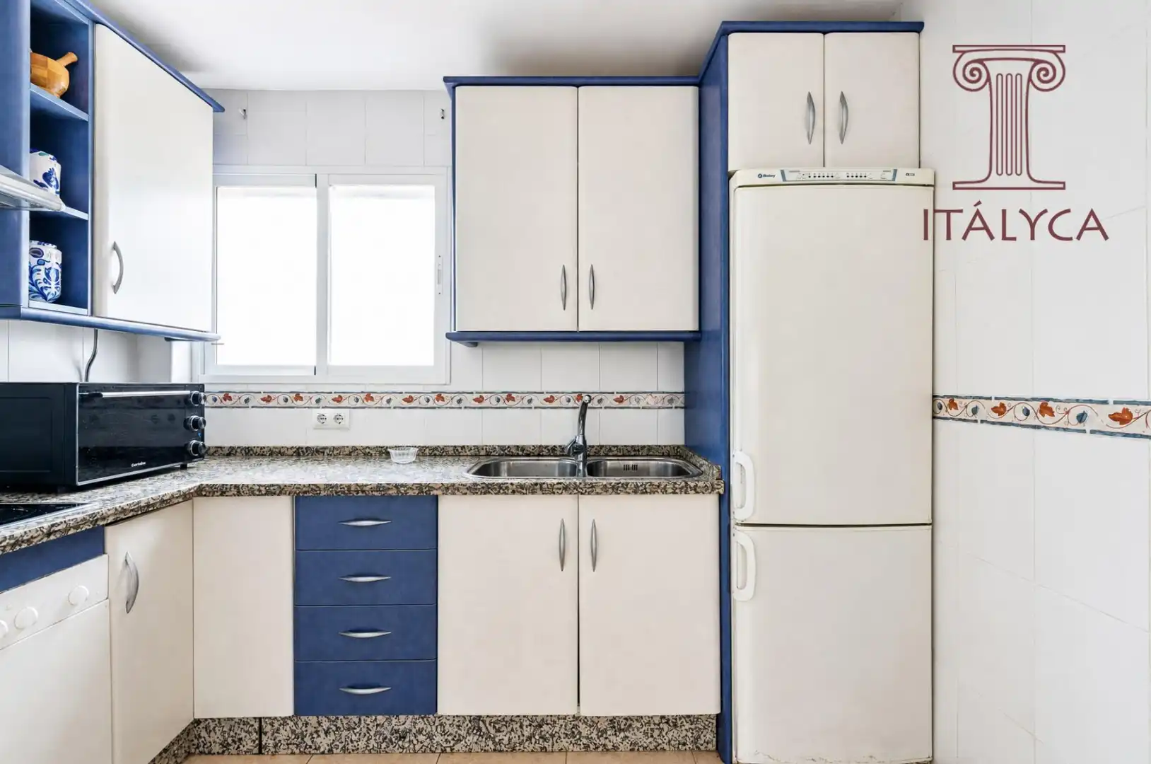 Cuina de Pis en venda en Sevilla amb Aire condicionat, Calefacció i Balcó