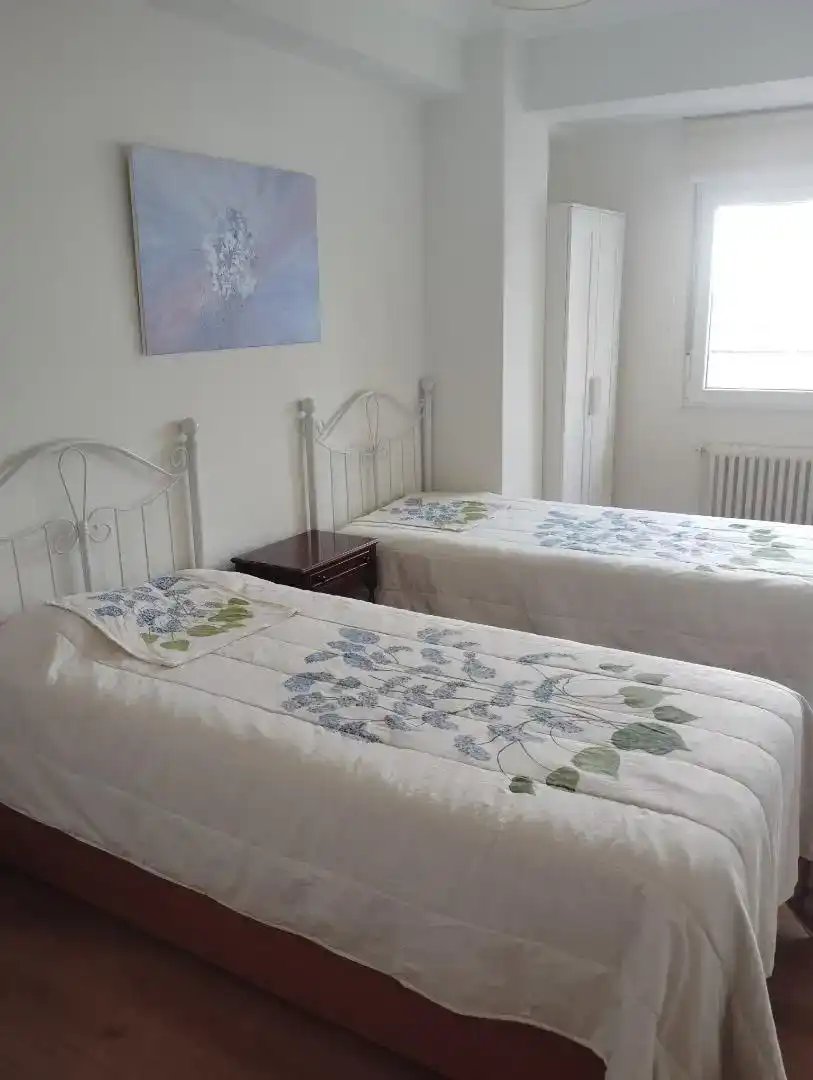Schlafzimmer von Wohnung zur Miete in Lugo mit Privatgarten, Abstellraum und Möbliert