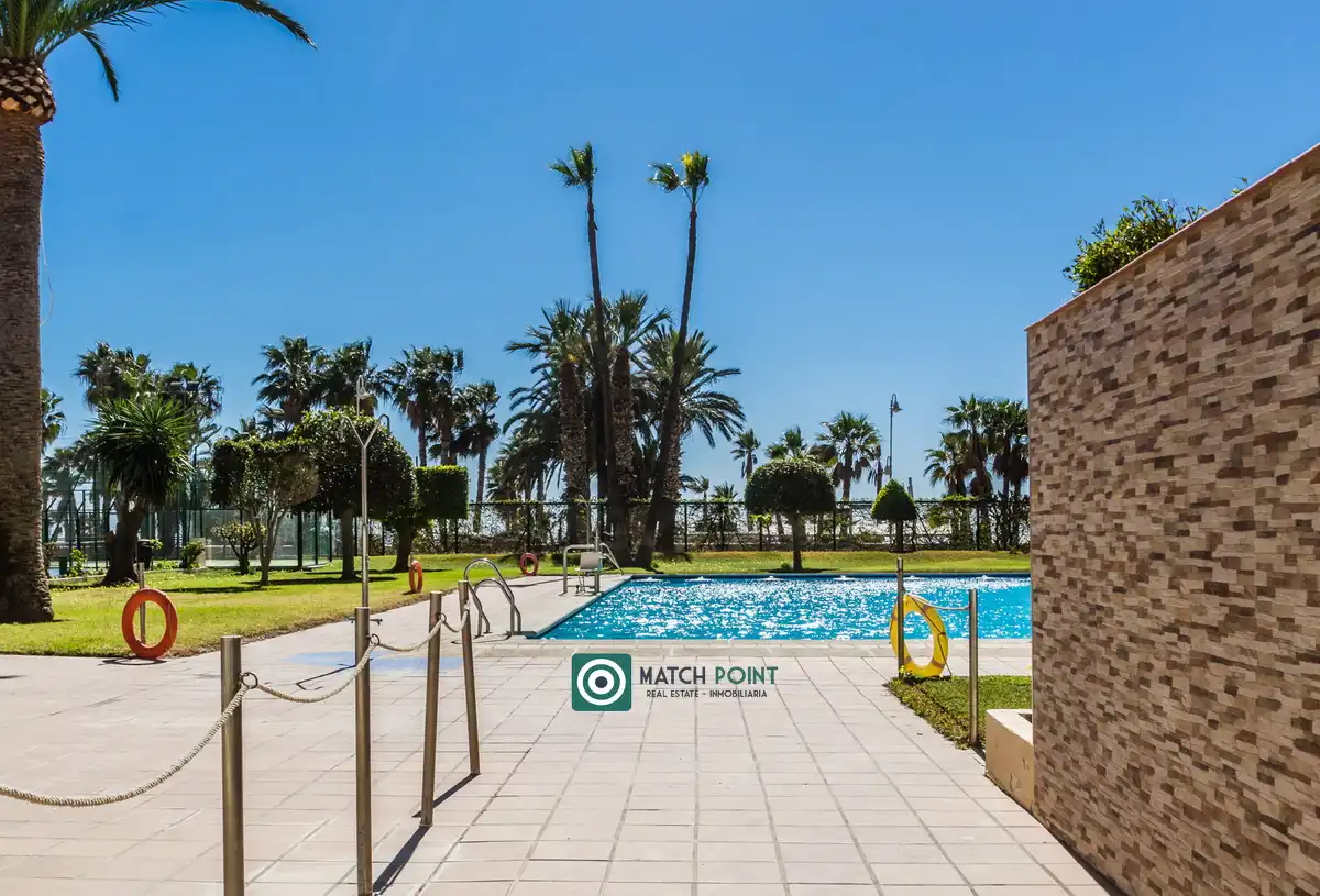 Piscina de Apartament de lloguer en Almuñécar amb Moblat