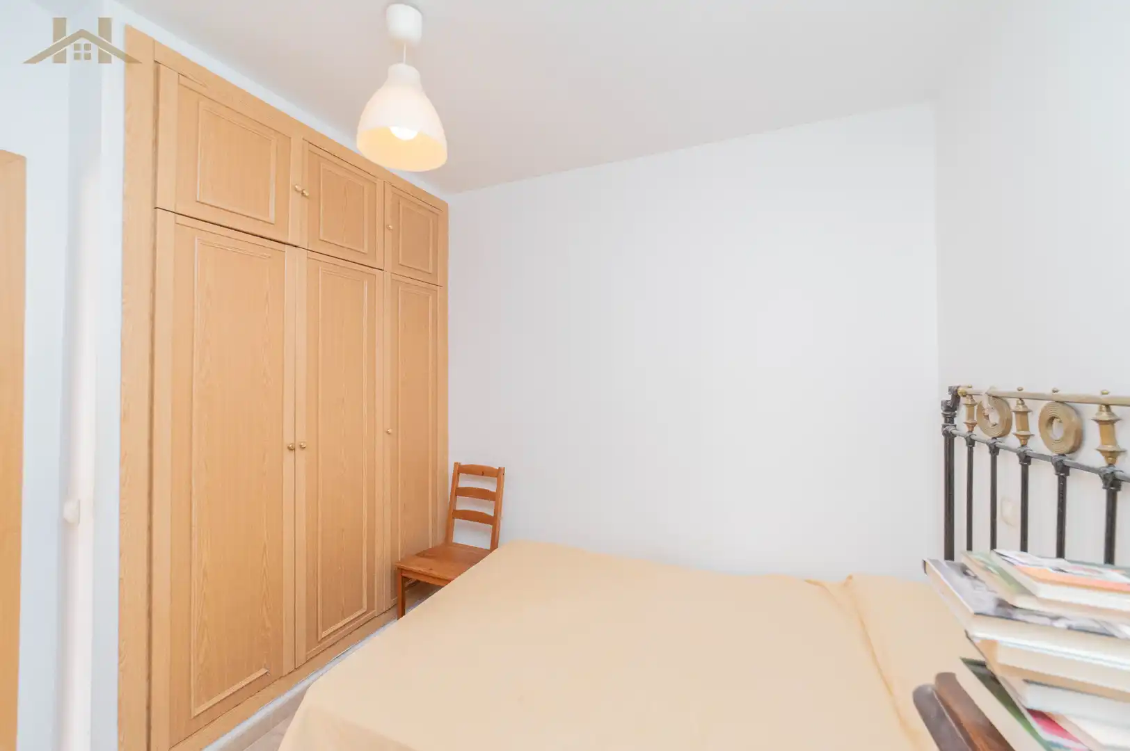 Habitación de Piso en venta en Villa del Prado con Balcón