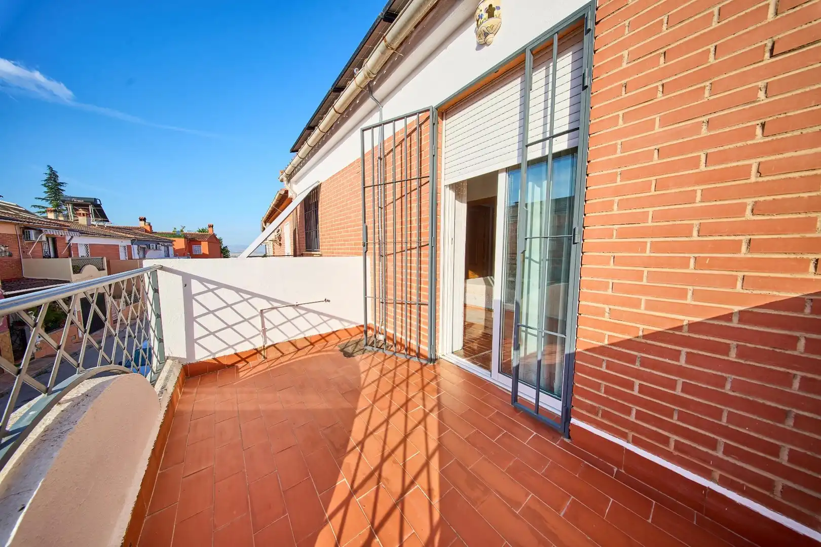 Terrasse von Einfamilien-Reihenhaus zum Verkauf in Jun