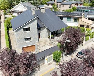 Vista exterior de Casa o xalet en venda en Jaca amb Terrassa i Balcó