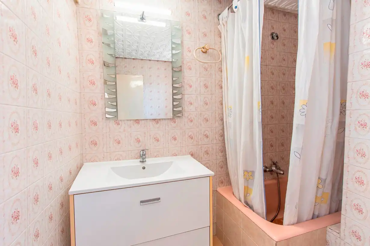 Baño de Piso en venta en Madrid con Calefacción, Amueblado y Horno