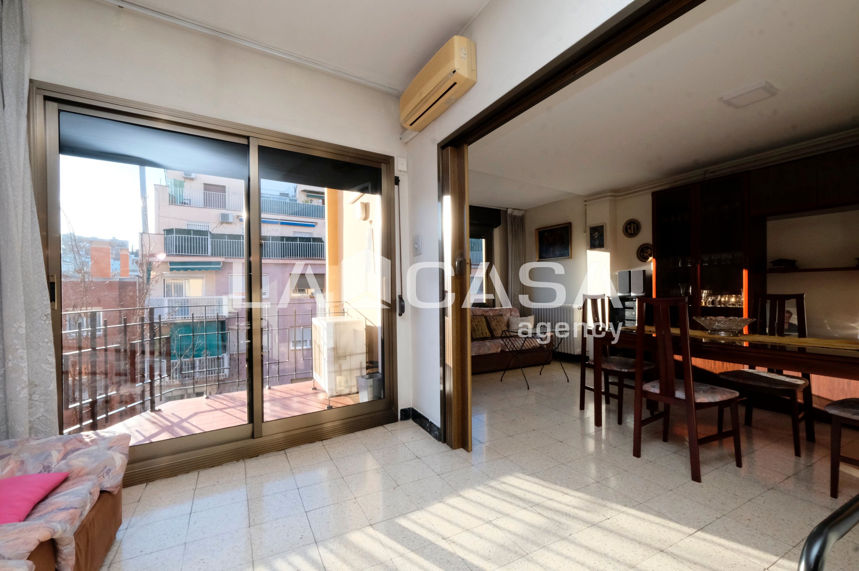 Dormitori de Pis en venda en  Barcelona Capital amb Calefacció i Balcó