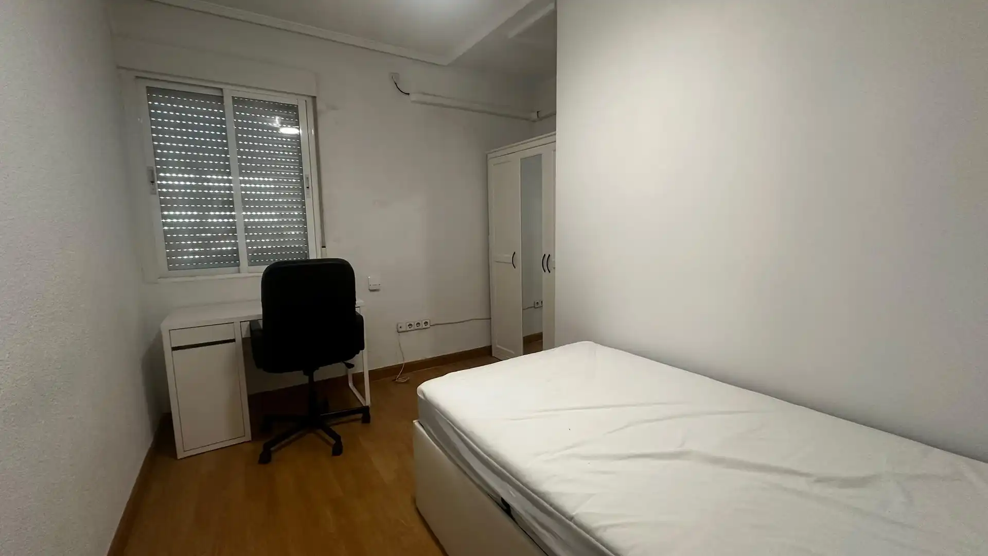 Bedroom of Flat for rent in Madrid  with Heating