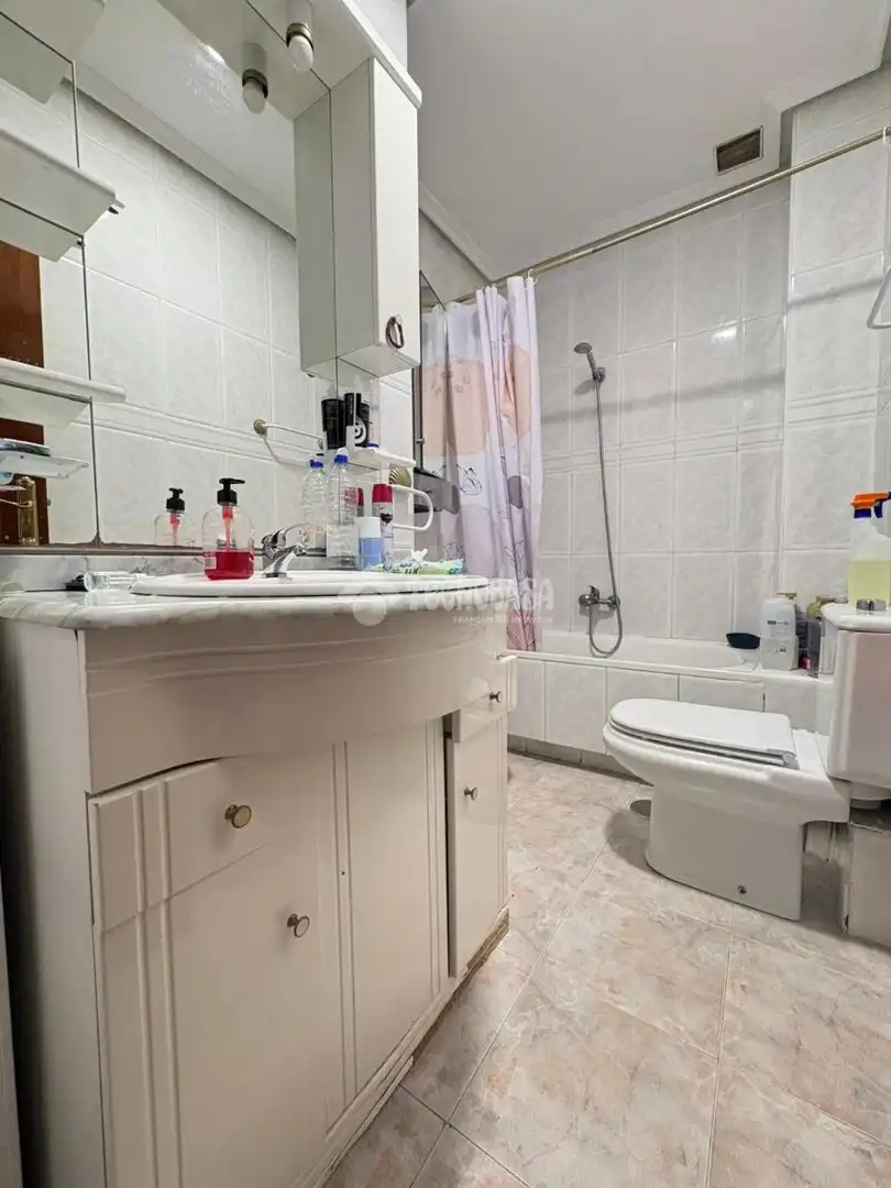 Baño de Piso en venta en Getafe con Calefacción y Terraza