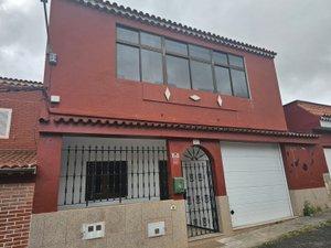 Vista exterior de Casa o xalet en venda en Teror amb Terrassa, Traster i Balcó