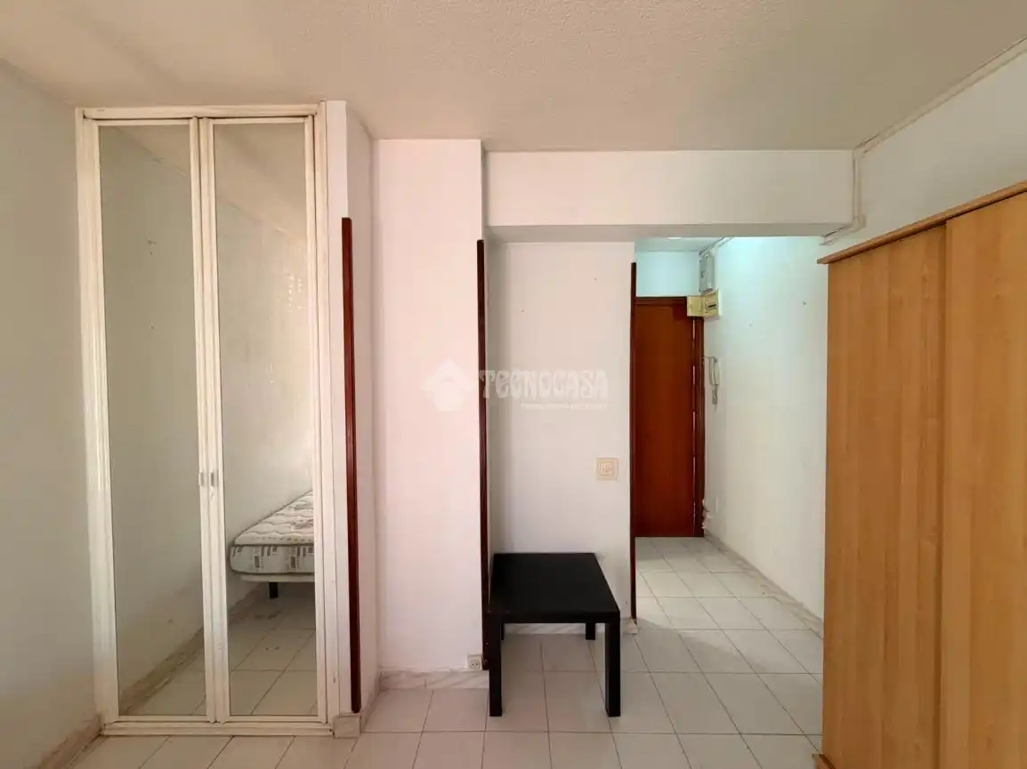 Habitación de Estudio en venta en Madrid con Calefacción y Terraza
