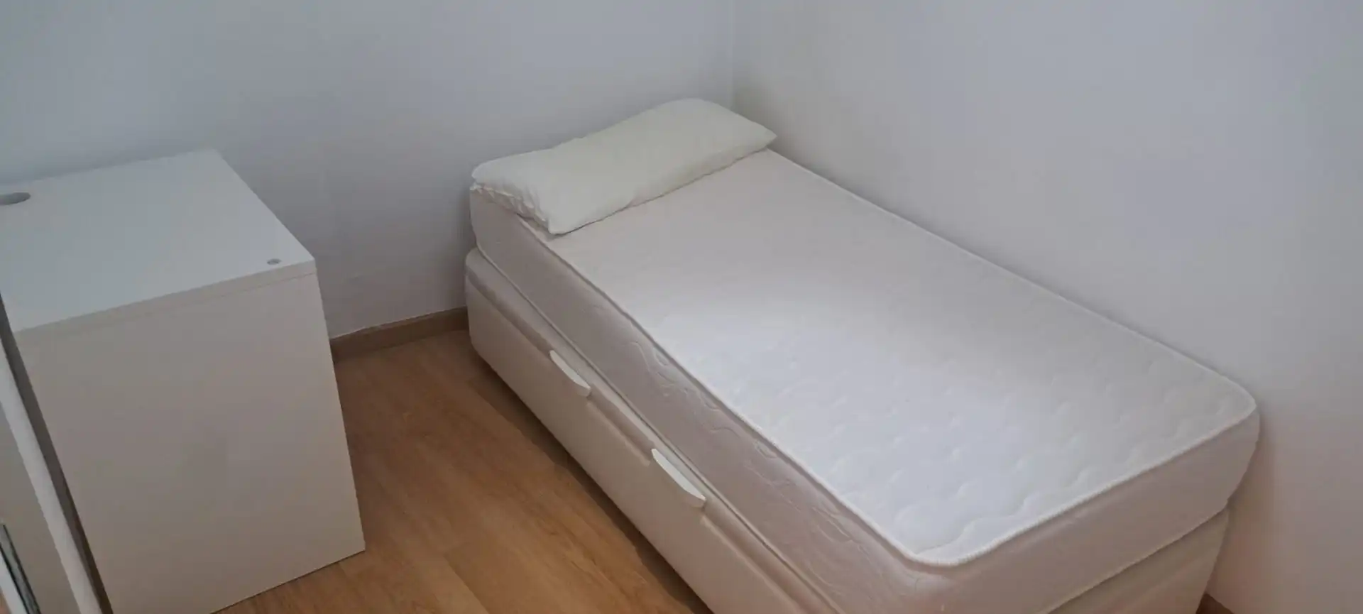Bedroom of Flat for rent in Madrid  with Heating and Furnished