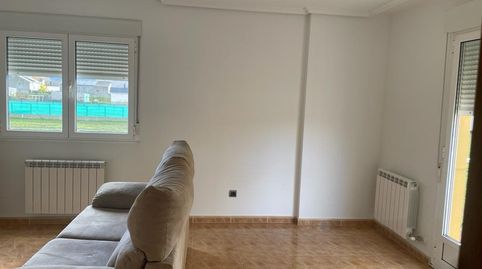 Foto 3 de Casa adosada en venda a Carracedelo, León