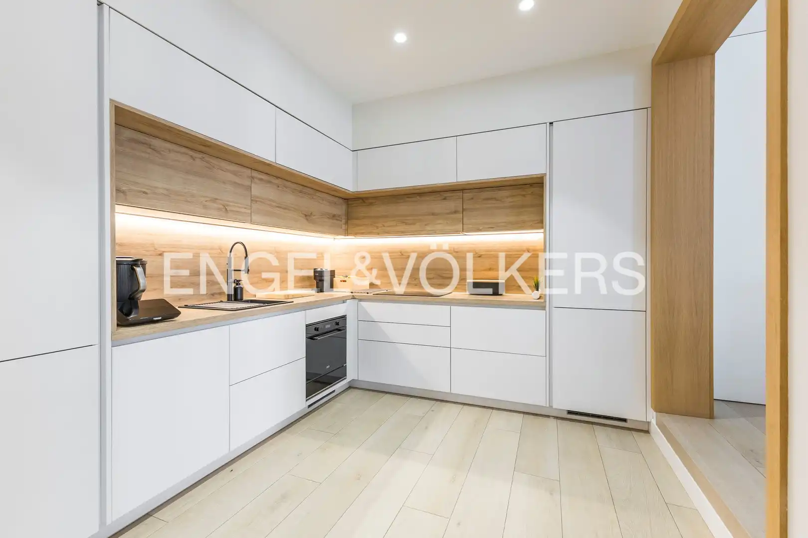 Kitchen of Flat for sale in Madrid  with Air Conditioner, Heating and Storage room