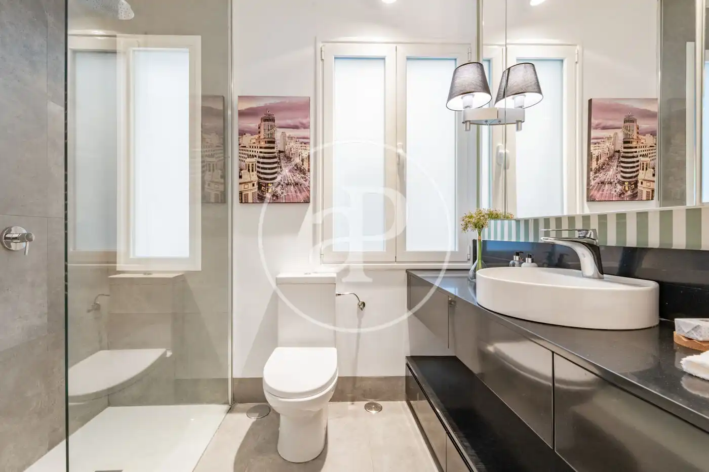 Bathroom of Flat for sale in Madrid  with Air Conditioner, Heating and Balcony