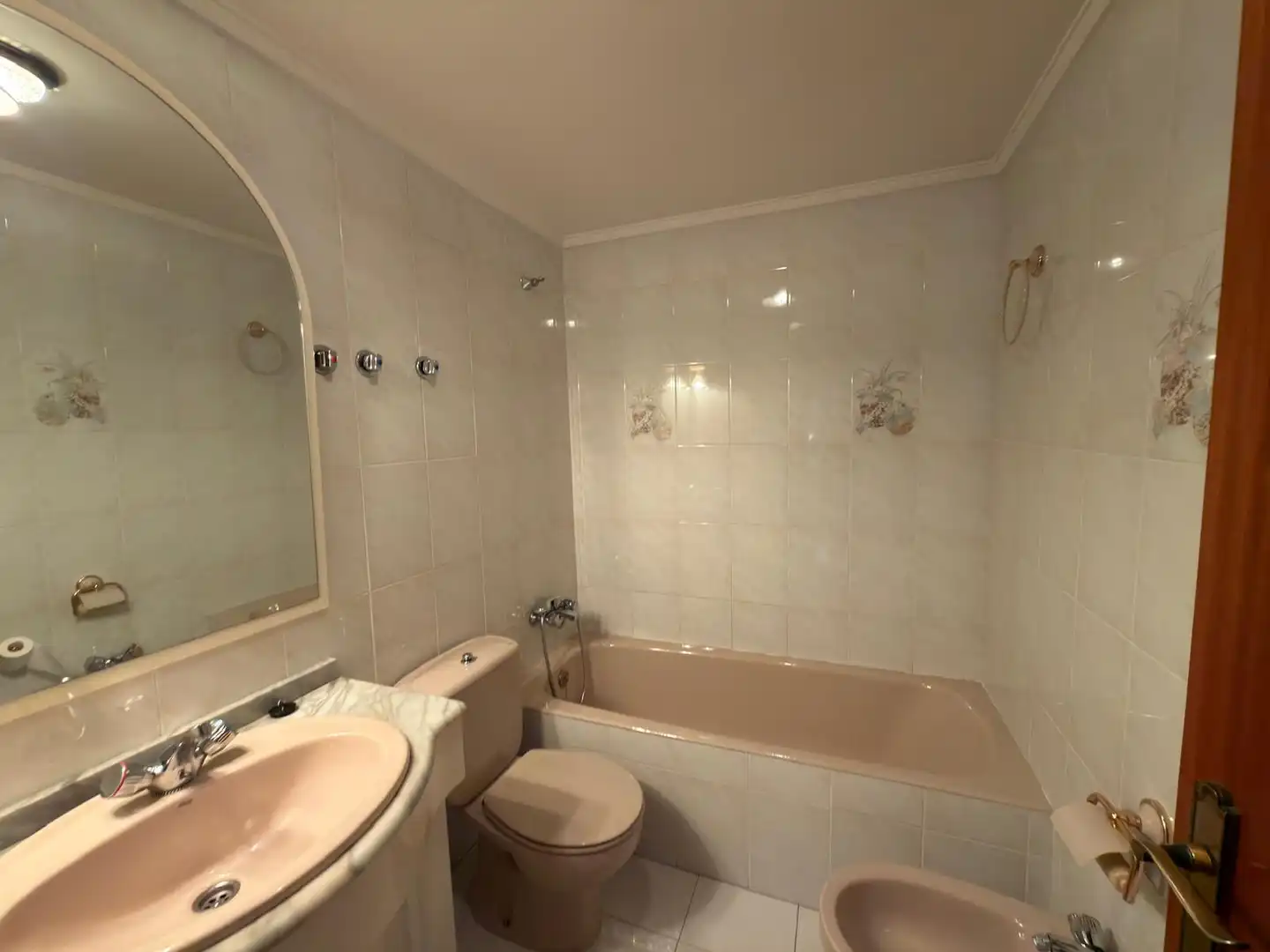 Badezimmer von Wohnung zur Miete in Galdakao mit Heizung
