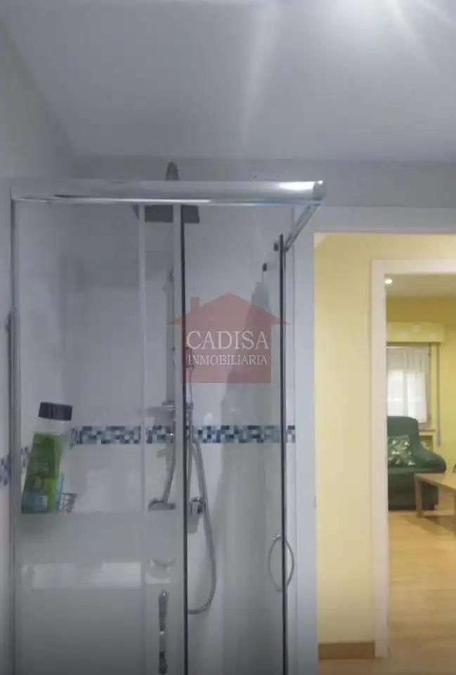 Baño de Piso para compartir en Salamanca con Calefacción, Terraza y Amueblado