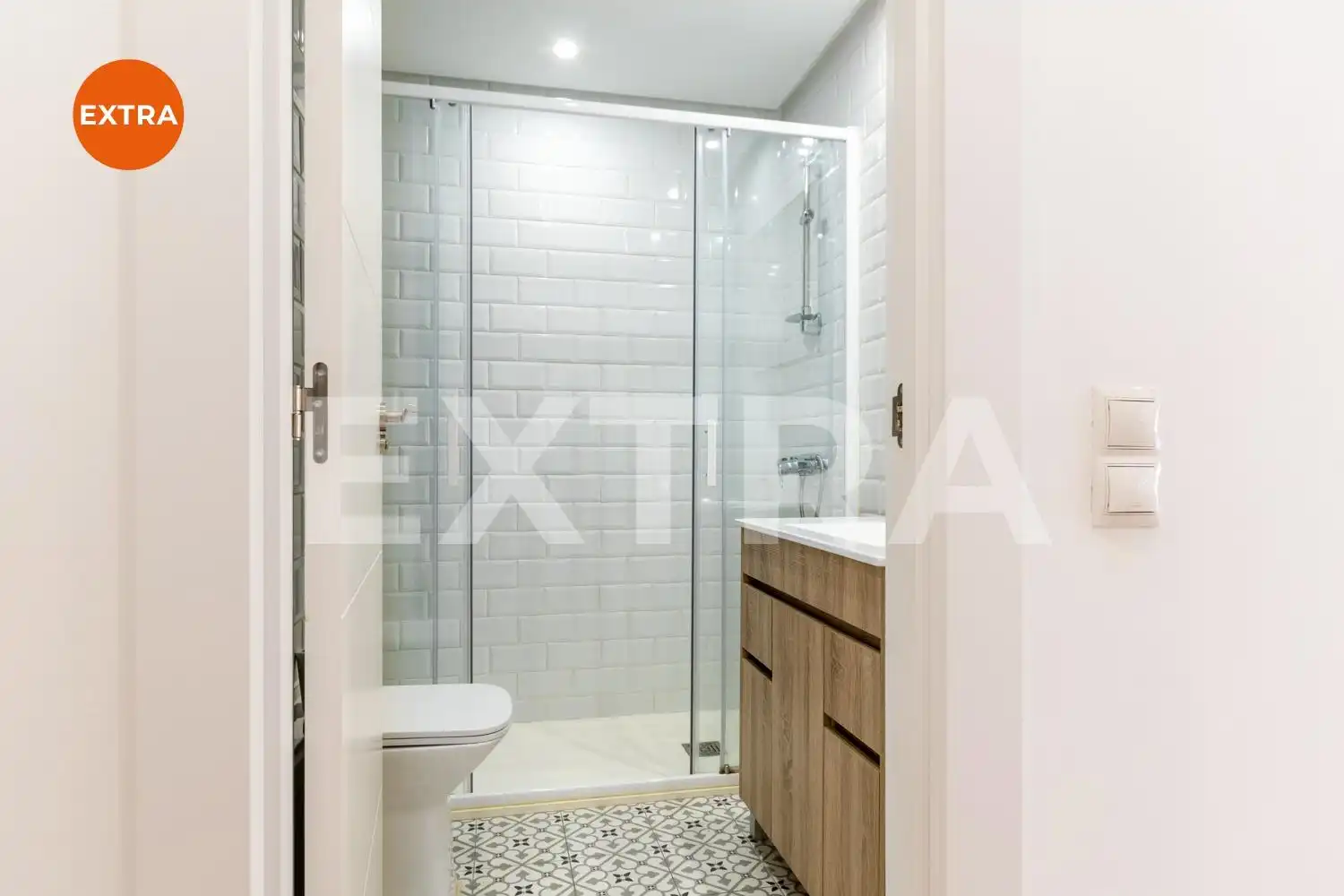 Badezimmer von Wohnung zur Miete in Madrid mit Klimaanlage, Heizung und Gemeinschaftspool