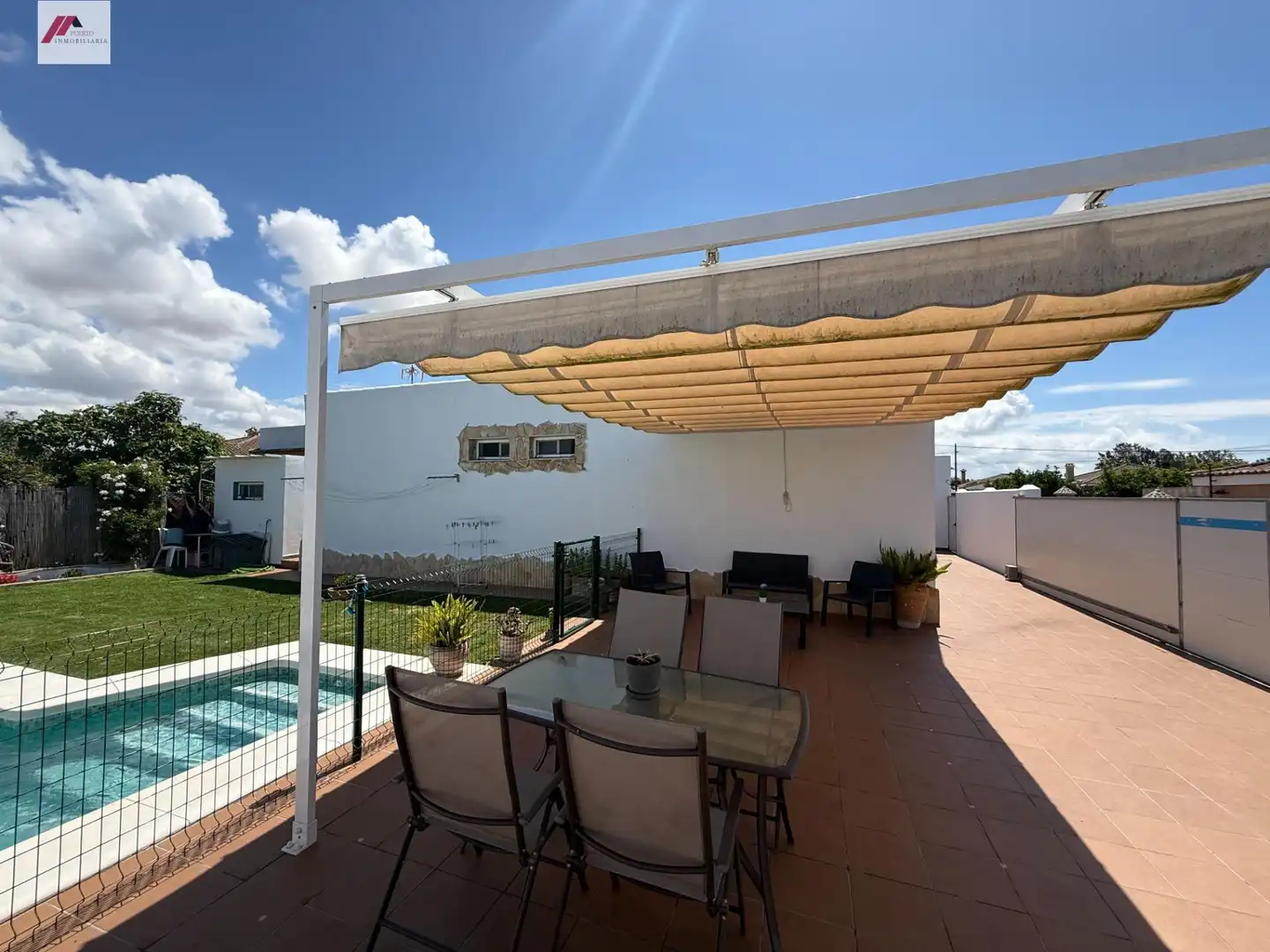 Terrassa de Casa o xalet en venda en El Puerto de Santa María amb Jardí privat, Piscina i Jacuzzi