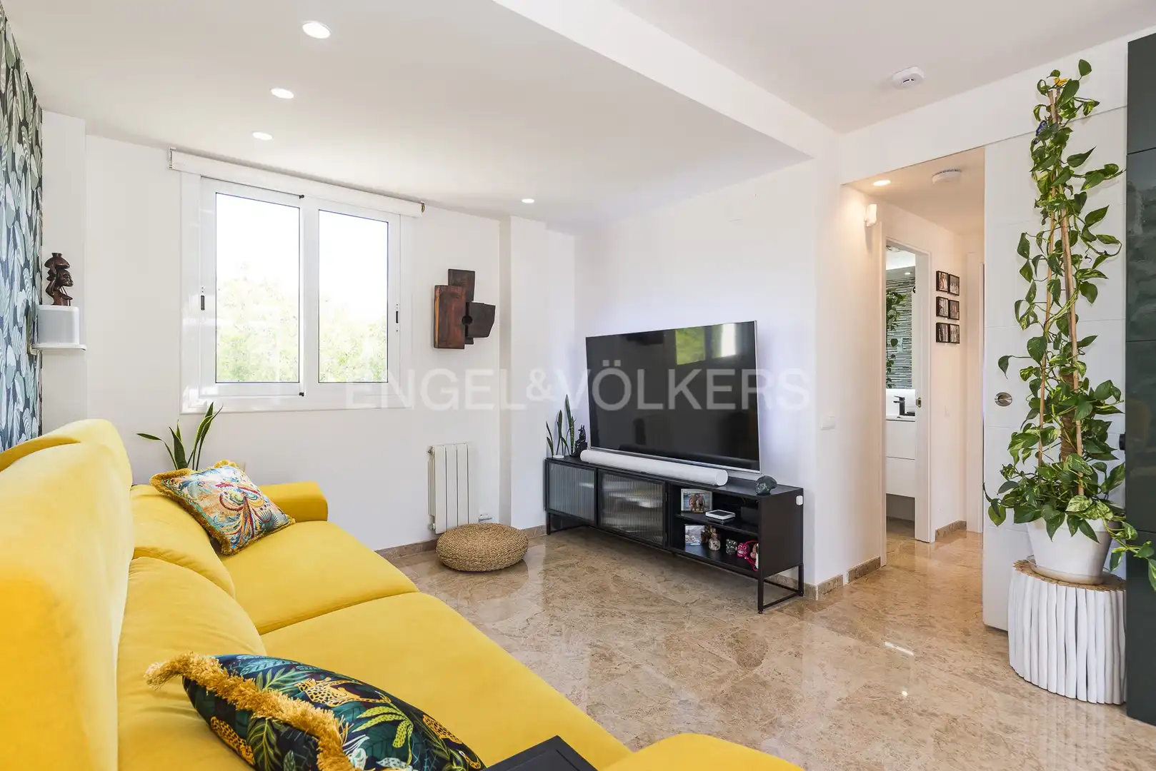 Living room of Attic for rent in Sitges  with Air Conditioner, Heating and Parquet flooring
