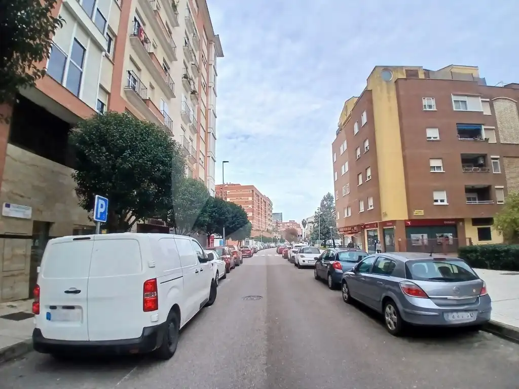 Vista exterior de Local de alquiler en Badajoz con Aire acondicionado