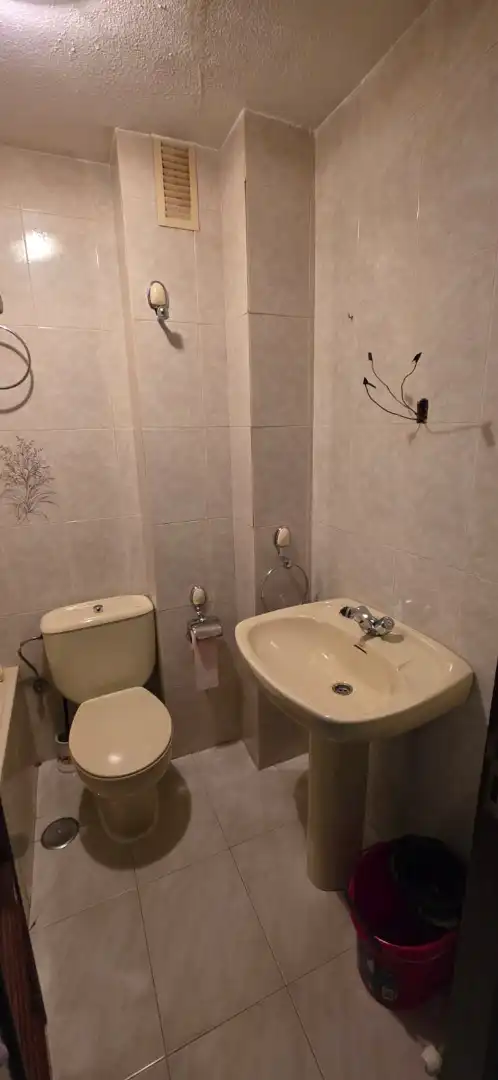 Bany de Pis en venda en Guijuelo amb Calefacció i Moblat