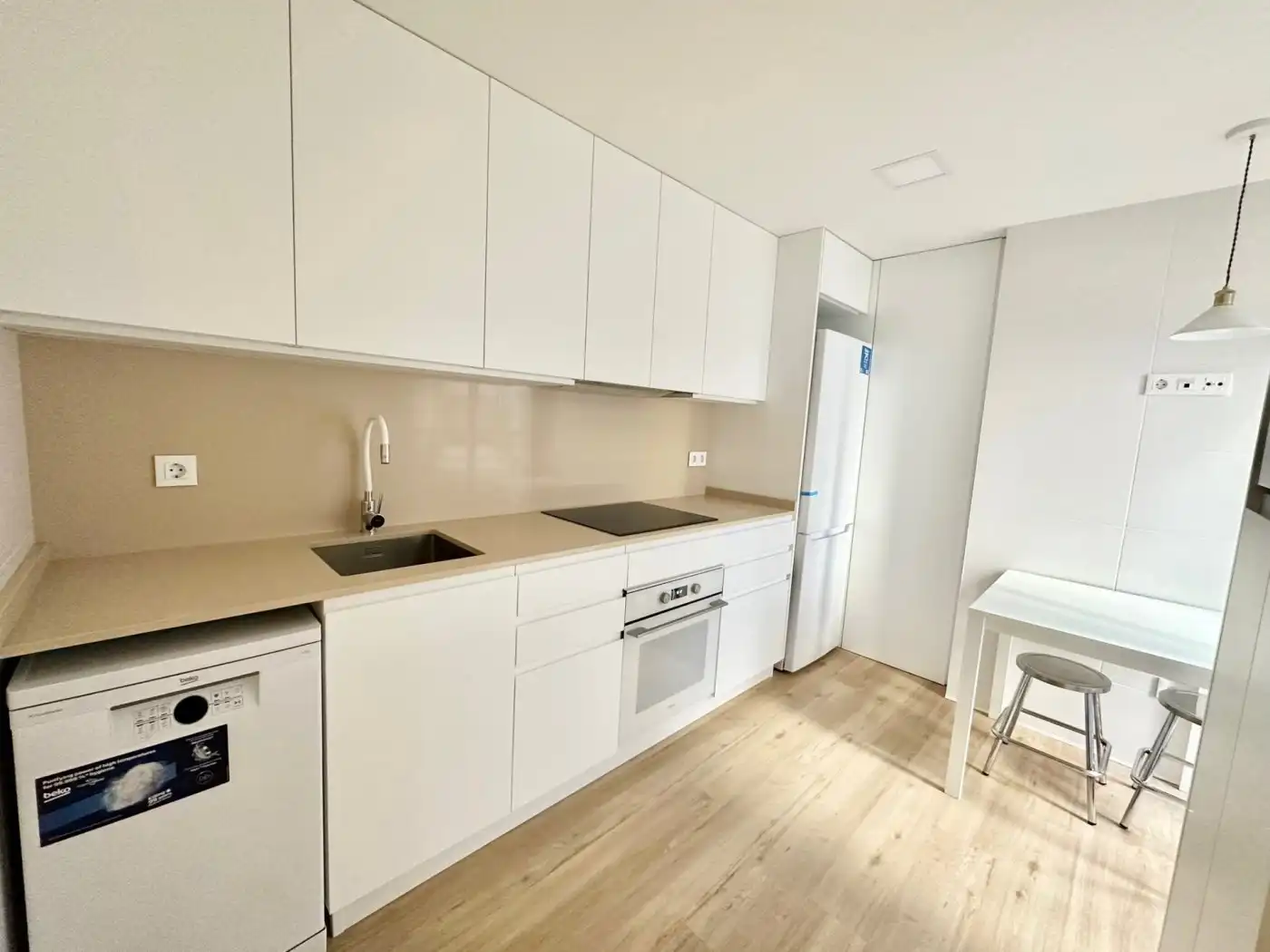 Flat for rent in Calle COLON, Sant Francesc, Ciutat Vella , Valencia Capital